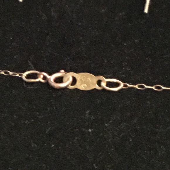 Lovely 10k gold & ruby necklace & earrings set - Picture 6 of 6